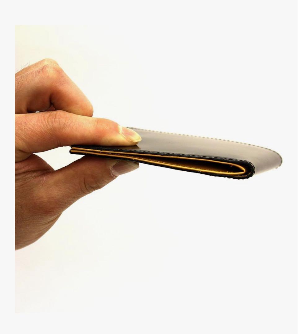 新品同様 fruh [フリュー] スマートショートウォレット コードバン