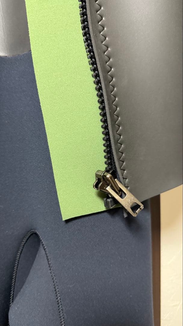 SWIPEフロントジッパー ウェットスーツ