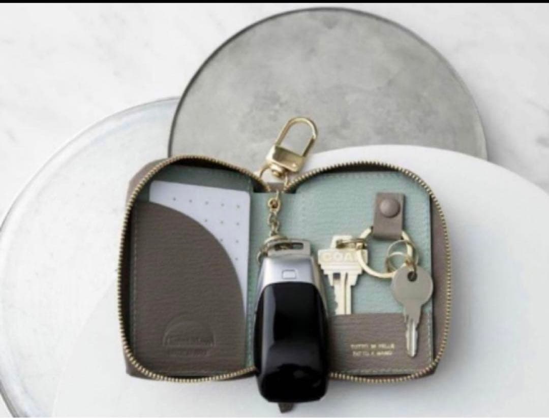 【新品未使用】定価2.2万L'arcobaleno ラベンダーレザー キーケース