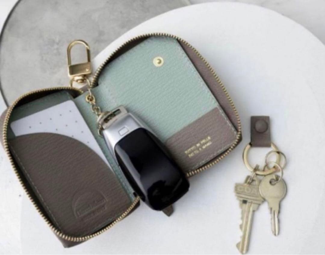 【新品未使用】定価2.2万L'arcobaleno ラベンダーレザー キーケース