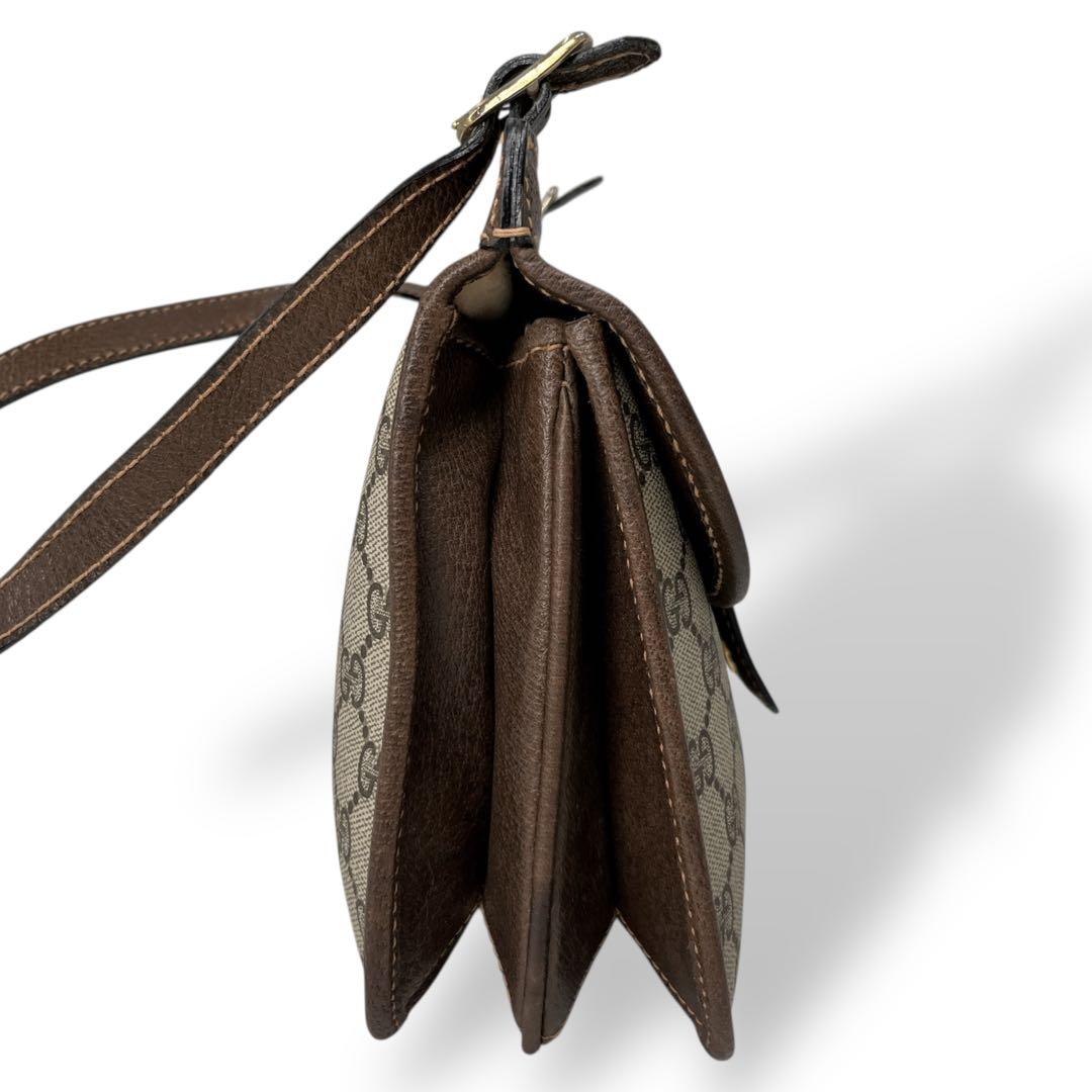 オールドグッチ　ショルダーバッグ　ポシェット　GGスプリーム　ロゴ金具　ベージュ