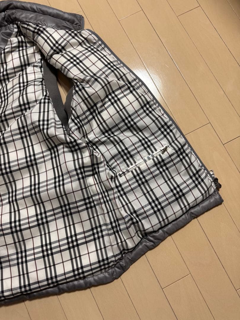 美品☆バーバリーブラーックレーベル グレーフード付きダウンベスト