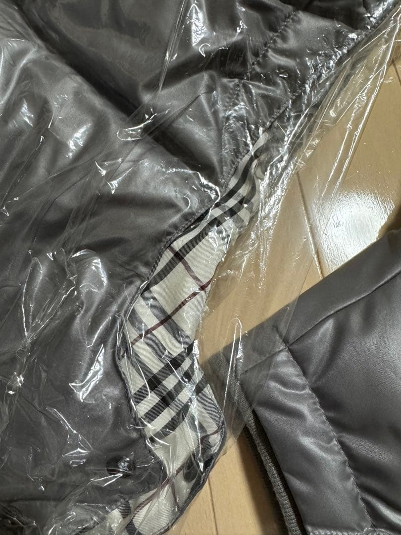 美品☆バーバリーブラーックレーベル グレーフード付きダウンベスト