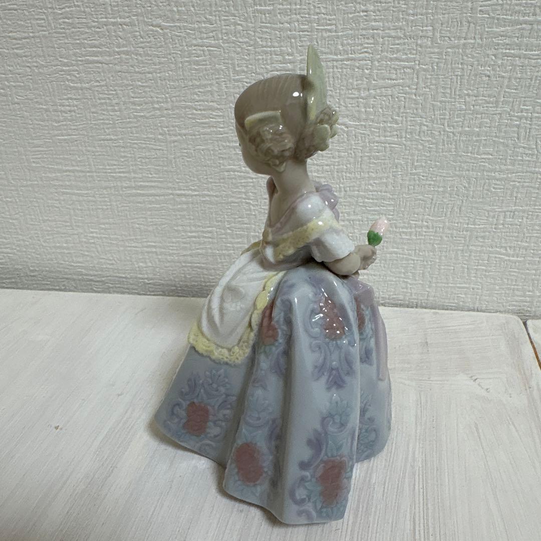 リヤドロ LLADRO 「バレンシアの少女」　　　　　　新品！可愛い！