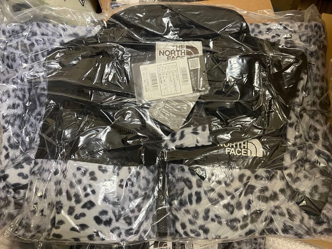 ノースフェイス ダウンベスト ノベルティーヌプシベスト 海外限定カラー　ヒョウ柄