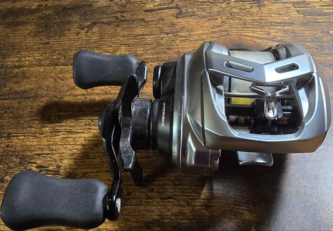 ダイワ　アルファス　21 SV TW 800XH ベイトリール　右ハンドル