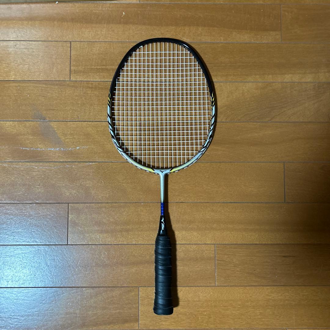 ミズノファミリーバドミントンラケットカーボン製