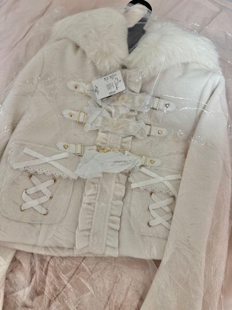 ROJITA ハートバックルショートコート