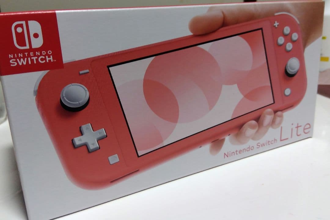 Nintendo Switch Lite 本体　コーラル