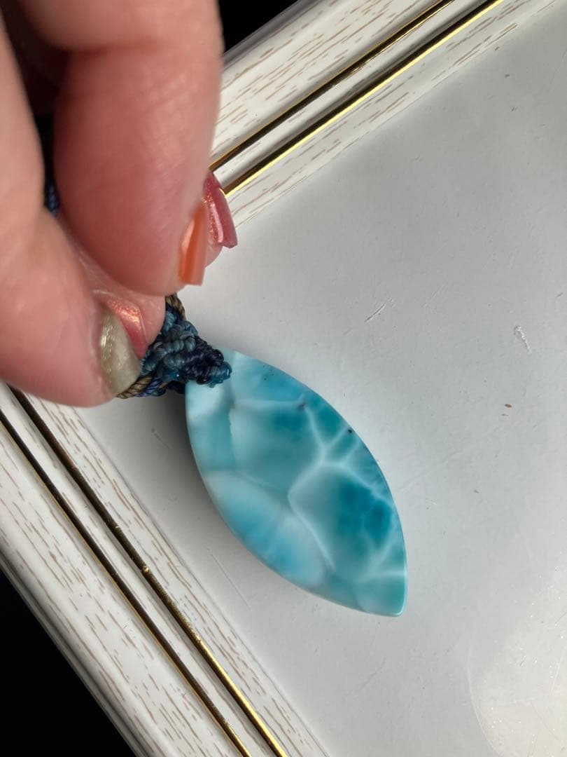 めちゃくちゃ濃い✨️ラリマー 葉型ペンダント マクラメ