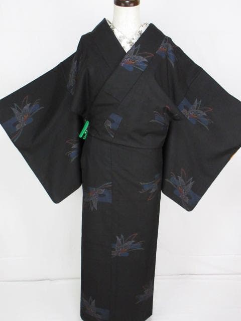 美品！純泥染＊７マルキ＊本場奄美大島紬＊飛び柄＊揚羽蝶＊着物＊１６１ｃｍ＊裄６４