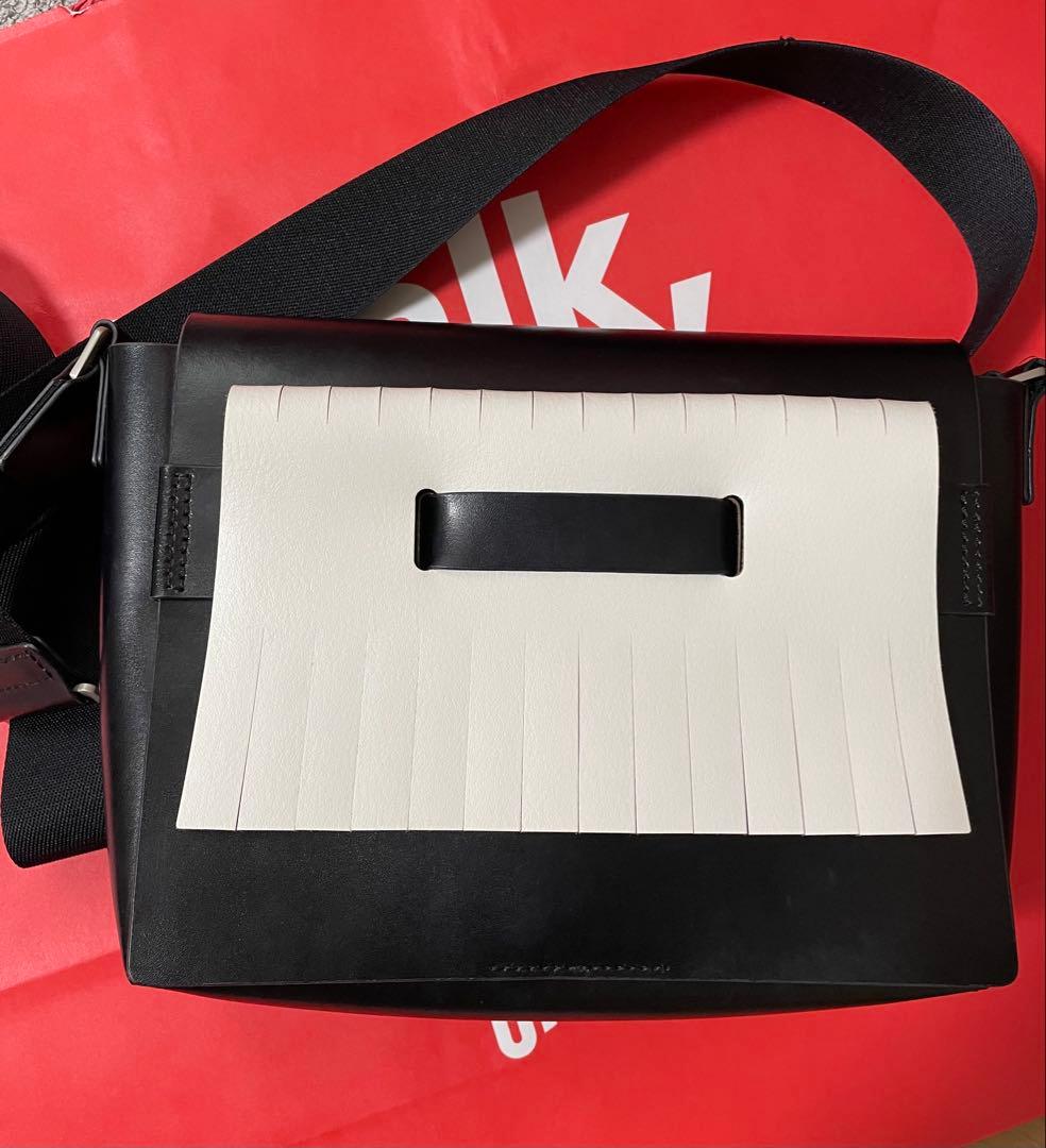 カンペール　ショルダーバッグ　黒　レザー