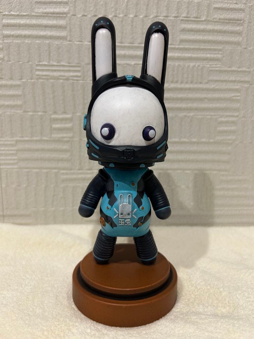 超レア　デスティニー2 ジェイドラビット 玉兎フィギュア