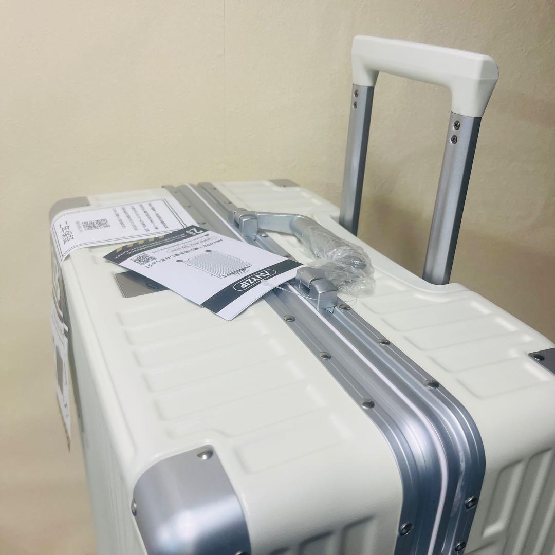 16 AnyZipキャリーケース　Lサイズ　90L