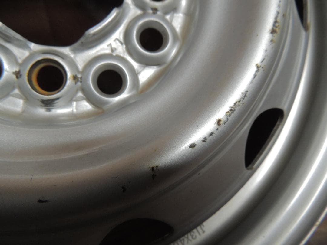 T748　13インチ　スチールホイール　4本　マルチ　4穴　錆び　傷有り