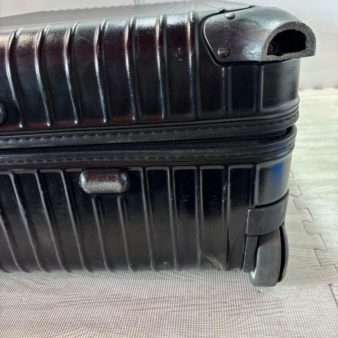 RIMOWA スーツケース【全体的に傷、汚れ等ありキャスター横に割れあり】