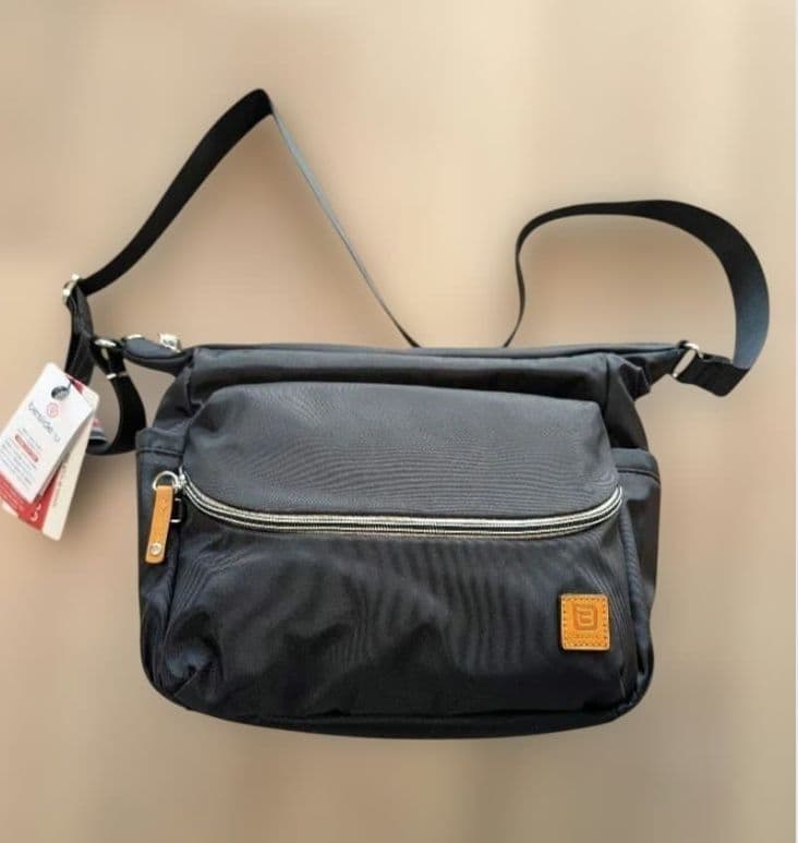 ★期間限定価格★ビサイユ　クロスボディ ショルダーバッグ