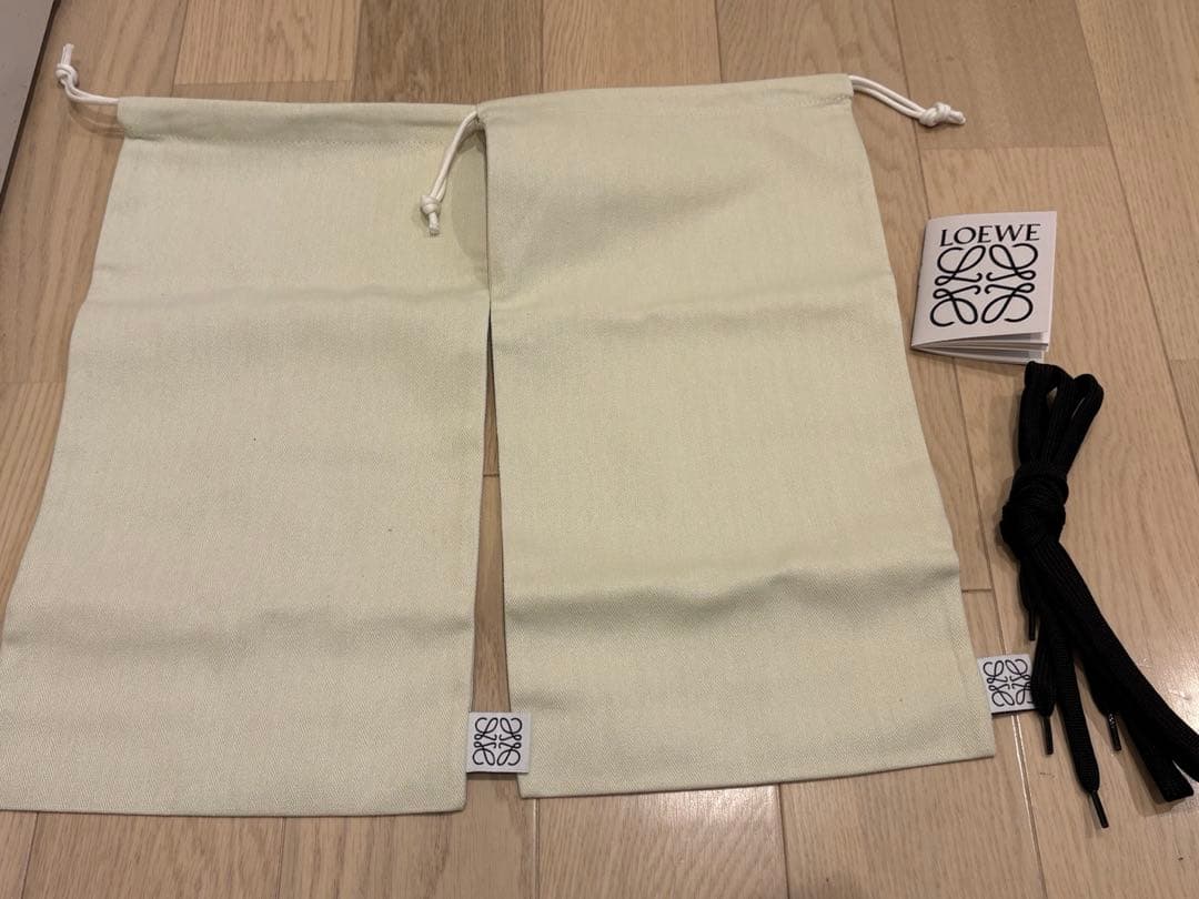 LOEWE スニーカー フローランナー　サイズ38 24〜24.5cmブラック