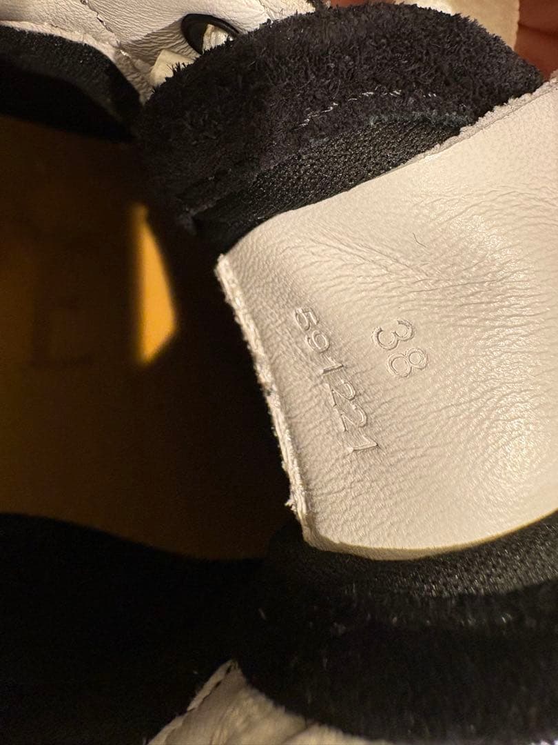 LOEWE スニーカー フローランナー　サイズ38 24〜24.5cmブラック