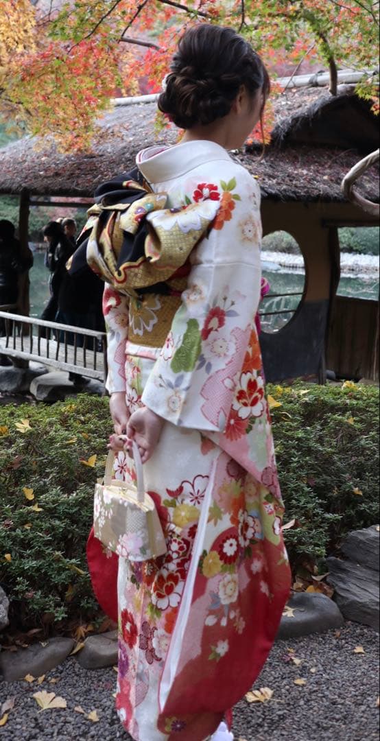 【京都きもの友禅】成人式　振袖と長襦袢のセット　白地に花柄