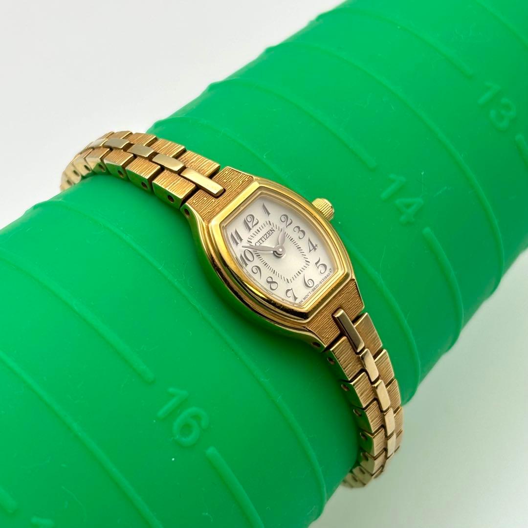 美品✨シチズン kii キー スクエア ゴールド エコドライブ 腕時計 ブレス