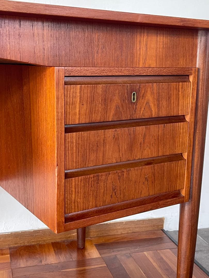 北欧 デンマーク ヴィンテージ チーク オイルフィニッシュ 両袖 デスク