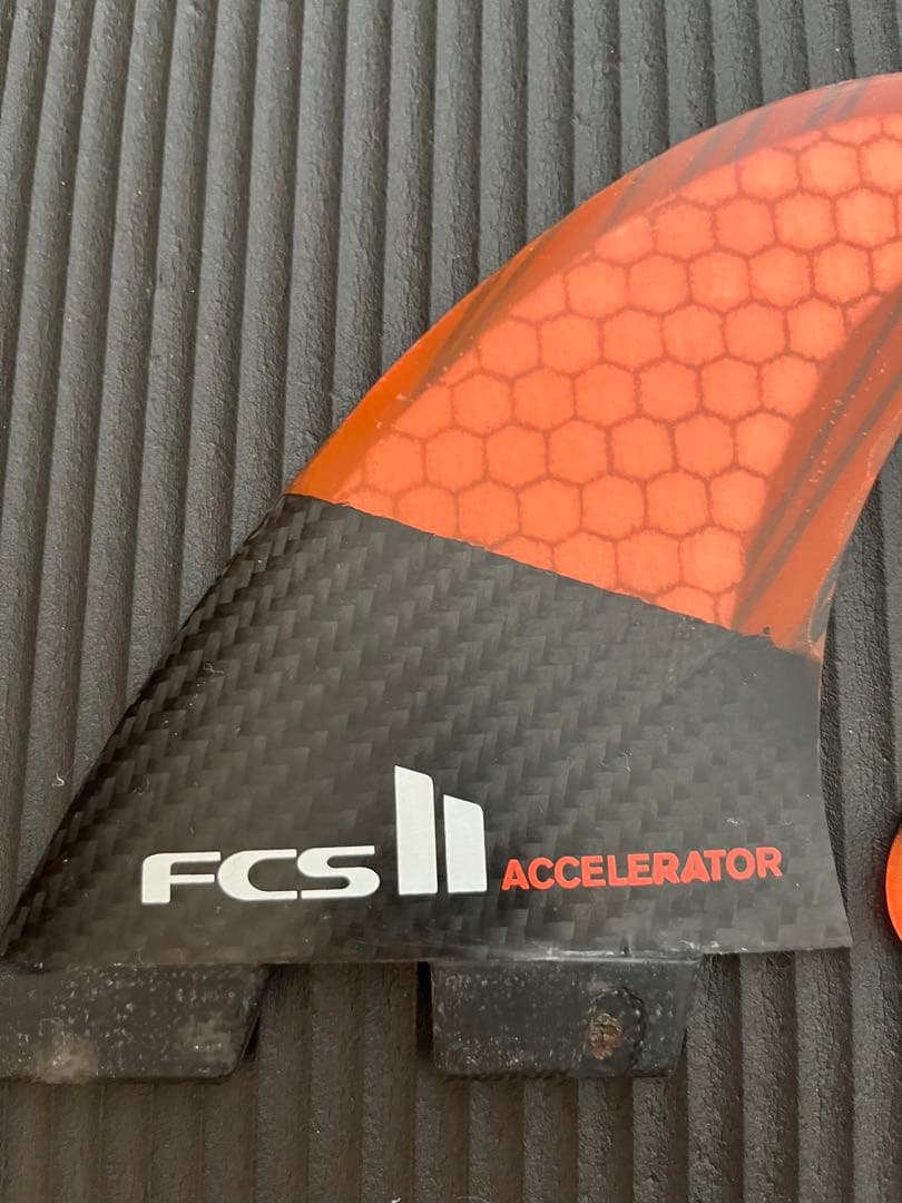 FCS2 ACCELERATOR サーフボードフィン Lサイズ