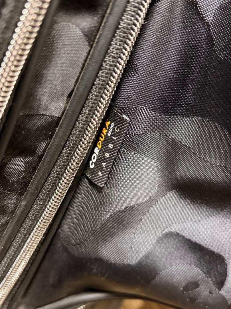 マークアンドロナ　キャディバッグ　ブラック　カモ柄