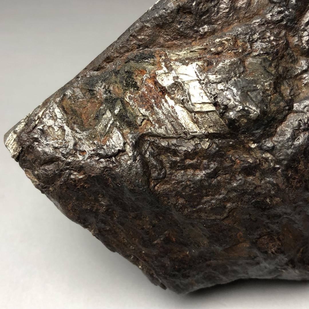 アルタイ隕石　大型隕石 鉄隕石　外皮付き隕石　ナチュラル　原石　重さ約1139ｇ