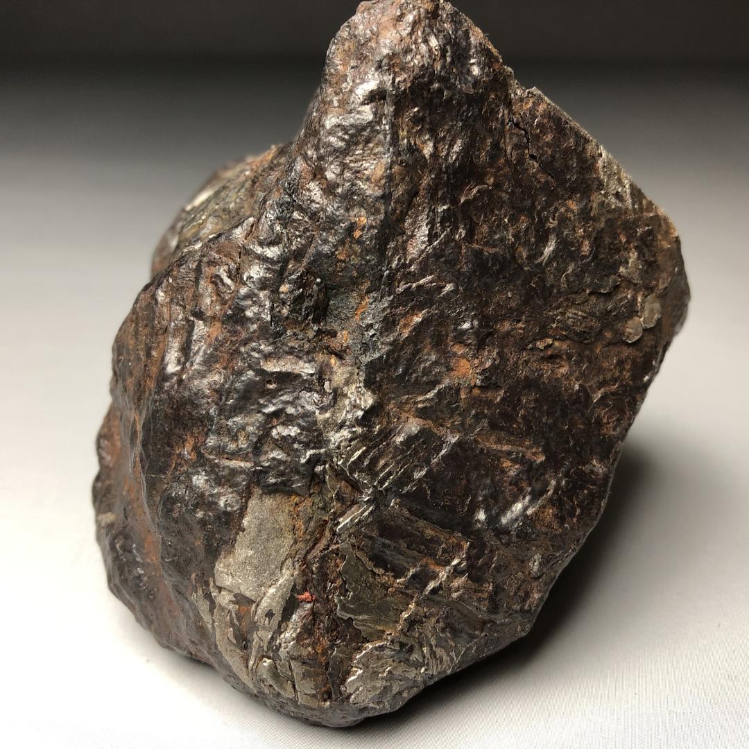 アルタイ隕石　大型隕石 鉄隕石　外皮付き隕石　ナチュラル　原石　重さ約1139ｇ