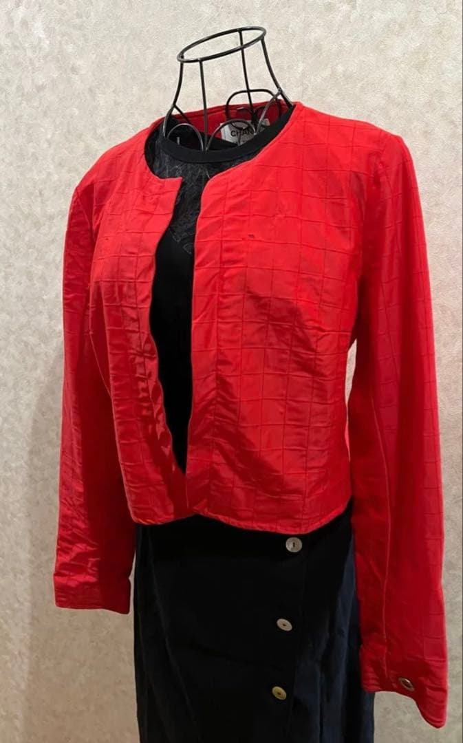 CHANEL 赤 ノーカラージャケット