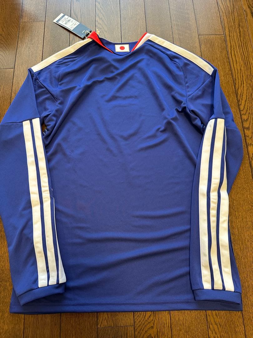 【新品タグ付】サッカー 日本代表 2026 ホーム　ユニフォーム M 長袖