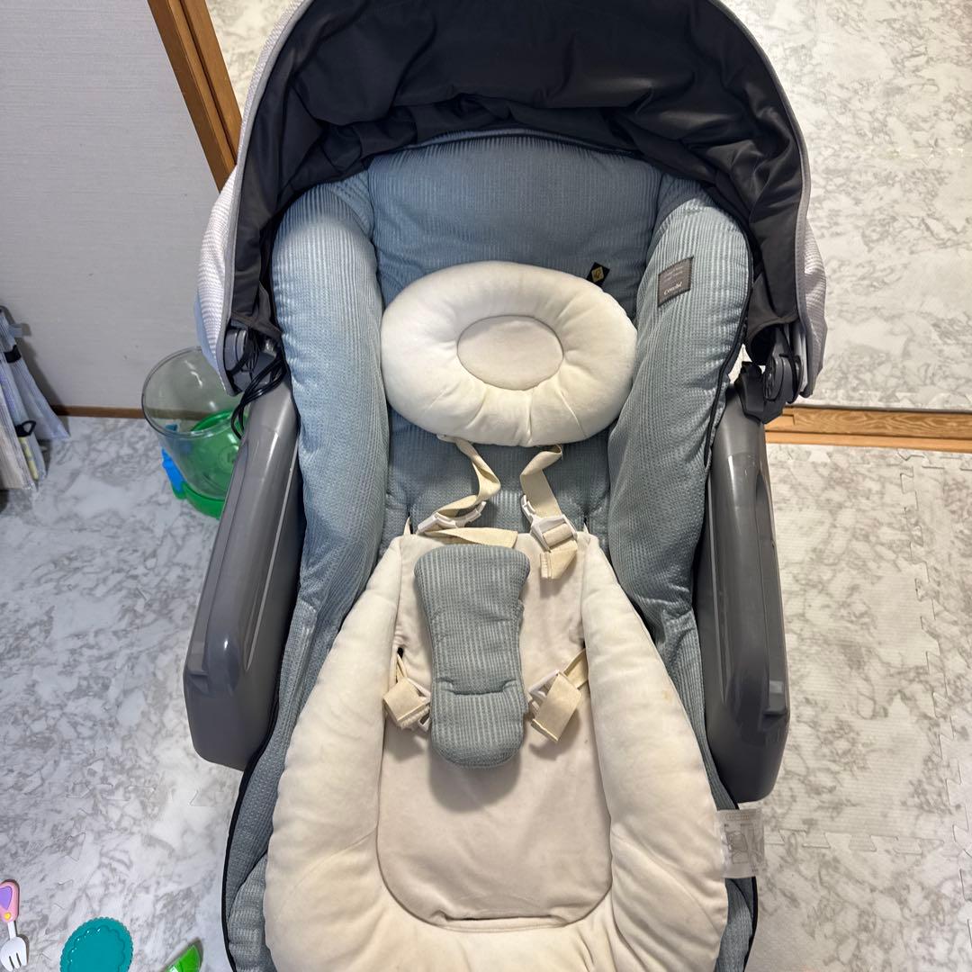 ハッピースマイルCombi ベビーシート グレー ストライプ