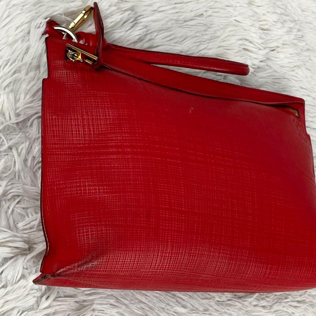 LOEWE レザー クラッチバッグ エンボス ファスナー リピート 赤
