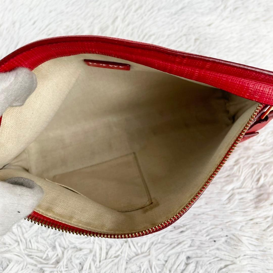 LOEWE レザー クラッチバッグ エンボス ファスナー リピート 赤