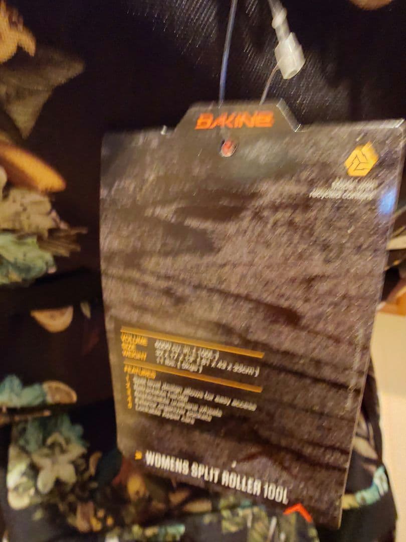 【新品】DAKINE フローラルデザイン キャリーケース