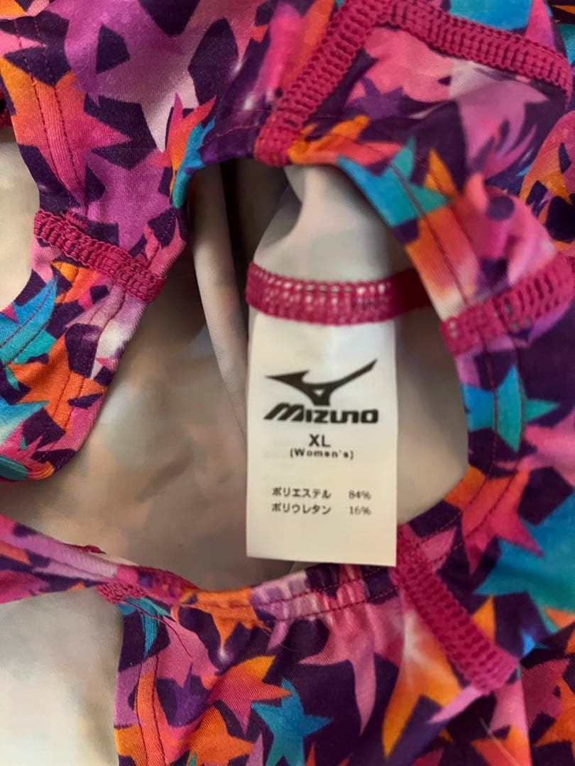未使用ミズノ✨競泳水着　XLサイズ　星柄　可愛いスポーツ用水着　値下げ済み