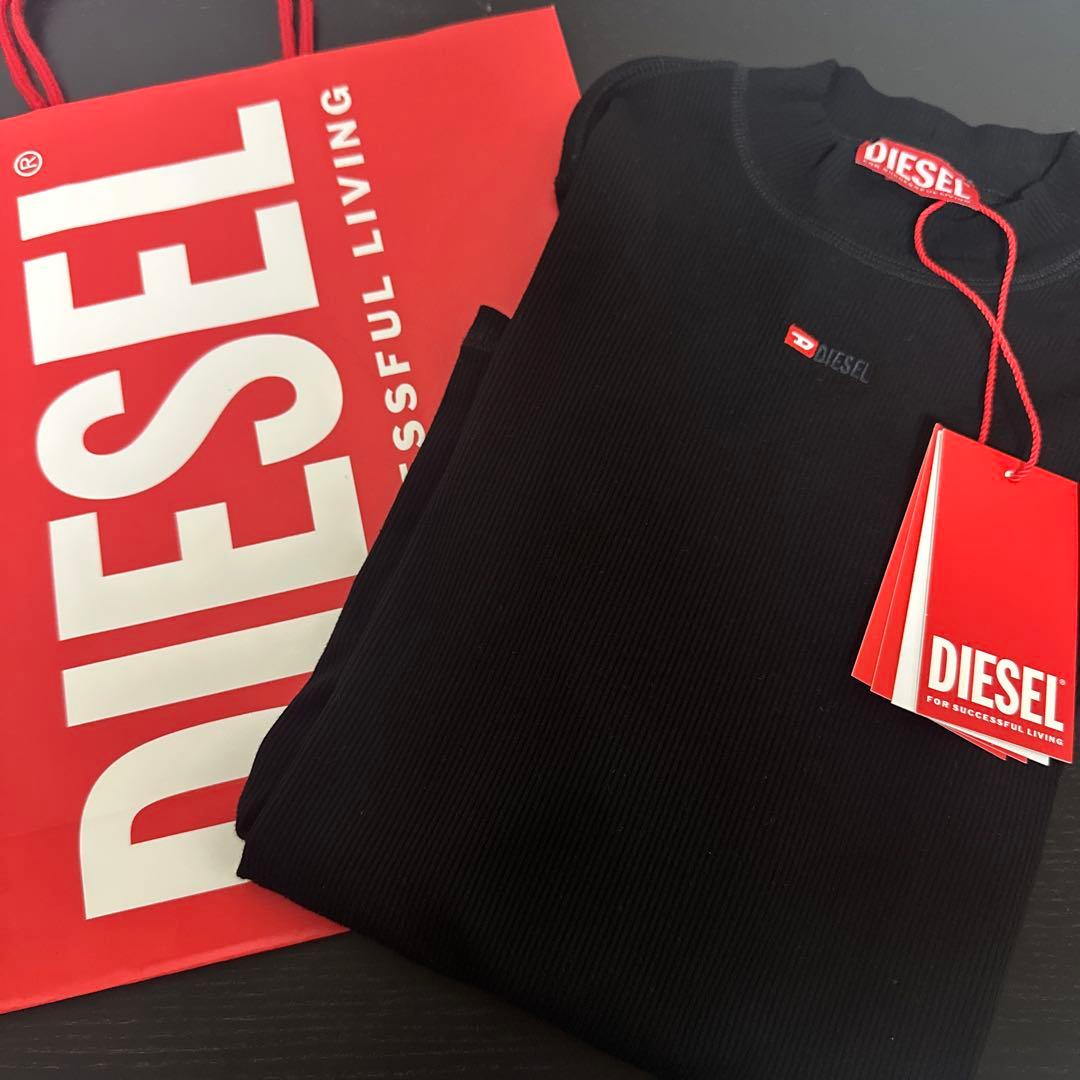 DIESEL タートルネック ブラック Tシャツ A10399