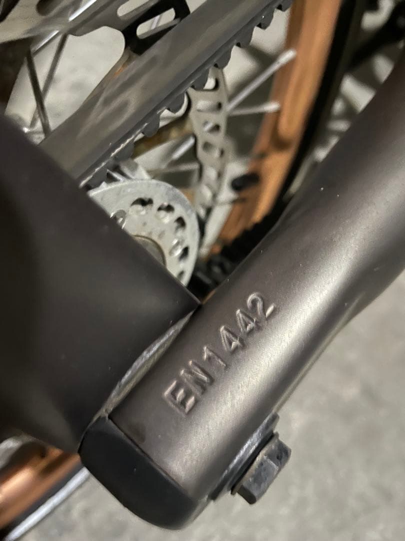 か*～様 STRiDA EVO 18 ストライダ ブロンズ 3段変速 傷・錆あり