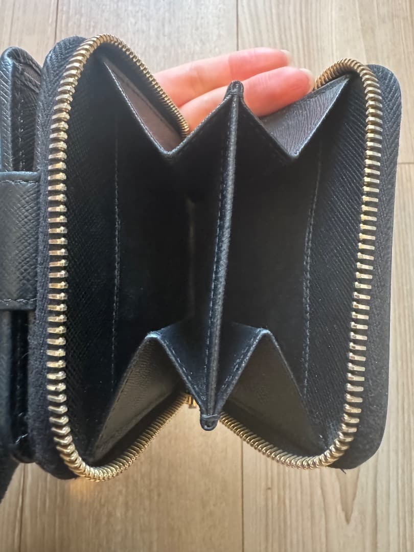 PRADA サフィアーノレザー 二つ折り財布 ブラック