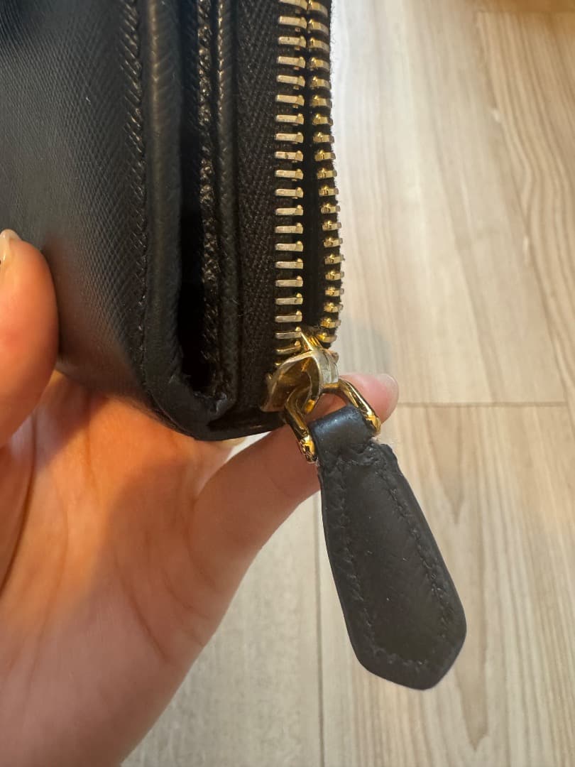 PRADA サフィアーノレザー 二つ折り財布 ブラック