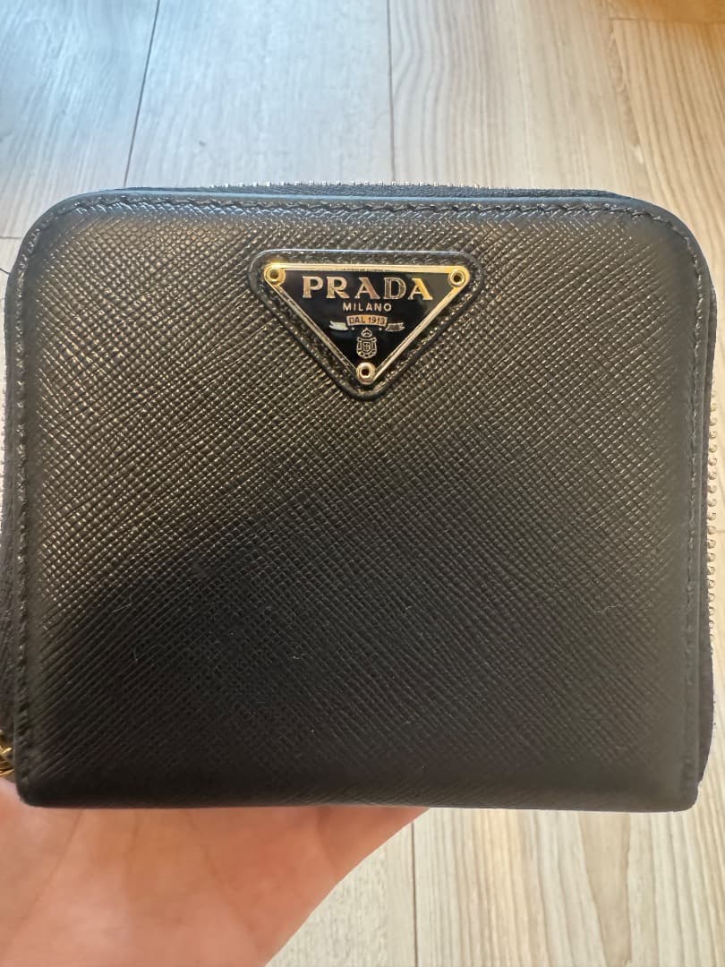 PRADA サフィアーノレザー 二つ折り財布 ブラック