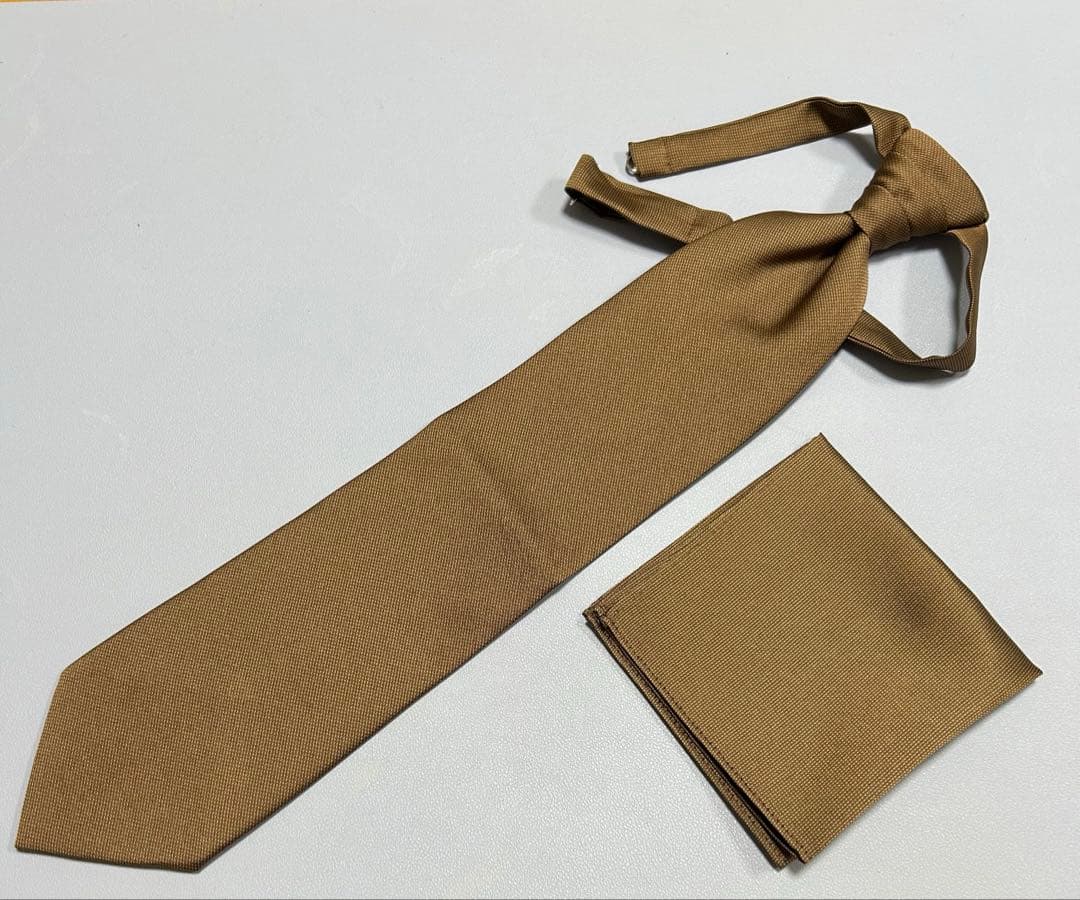 【美品】ワタベウェディング FELIZ ブラウン ネクタイ (BR) ＆チーフ