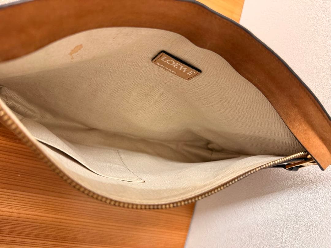 LOEWE クラッチバッグ Tポーチ アナグラム スエード ユニセックス