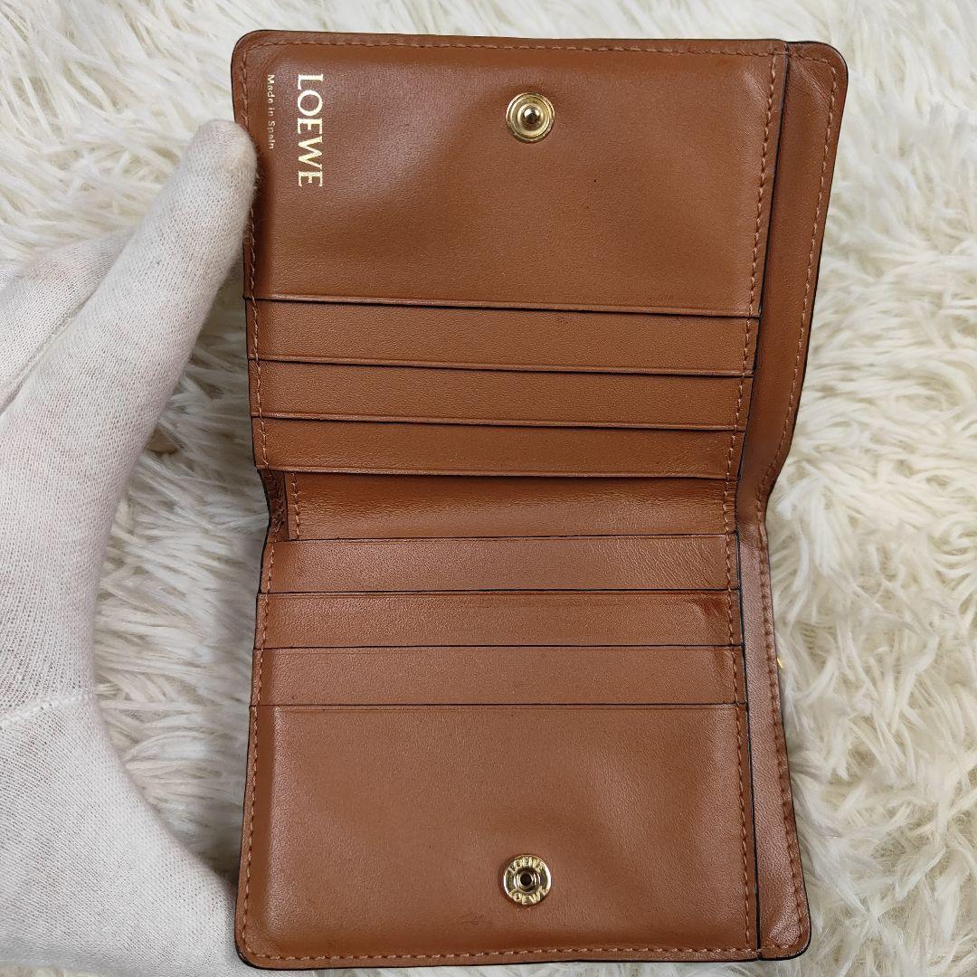 希少　LOEWE　 二つ折り財布 リピート アナグラム ロゴ レザー ブラウン