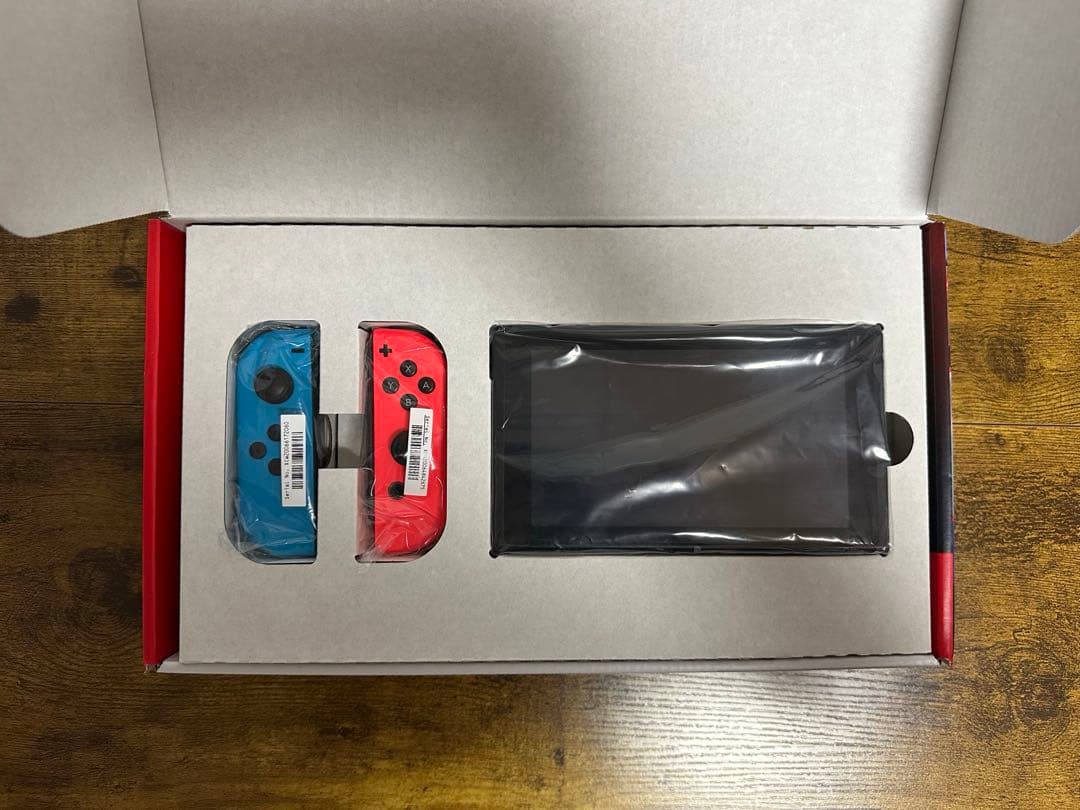 Nintendo Switch ネオンブルー・レッド本体