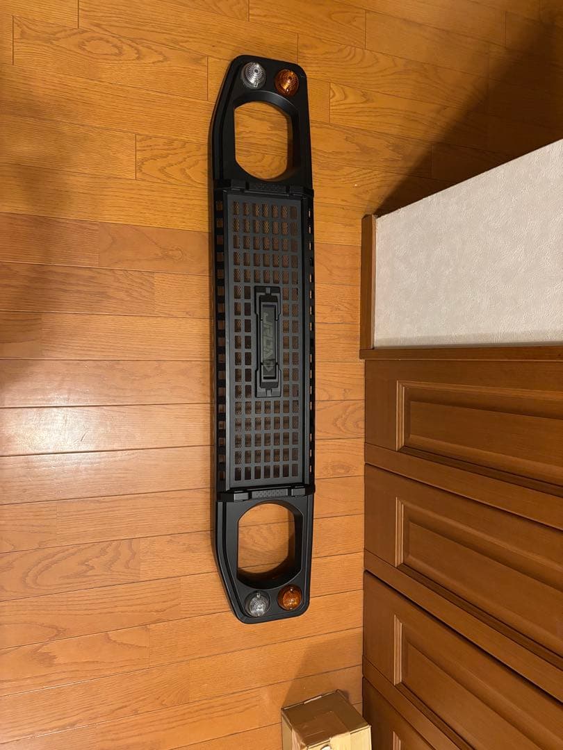 値下げ　ジムニージムニーシエラjb64 jb74 グリル　車検対応品無加工