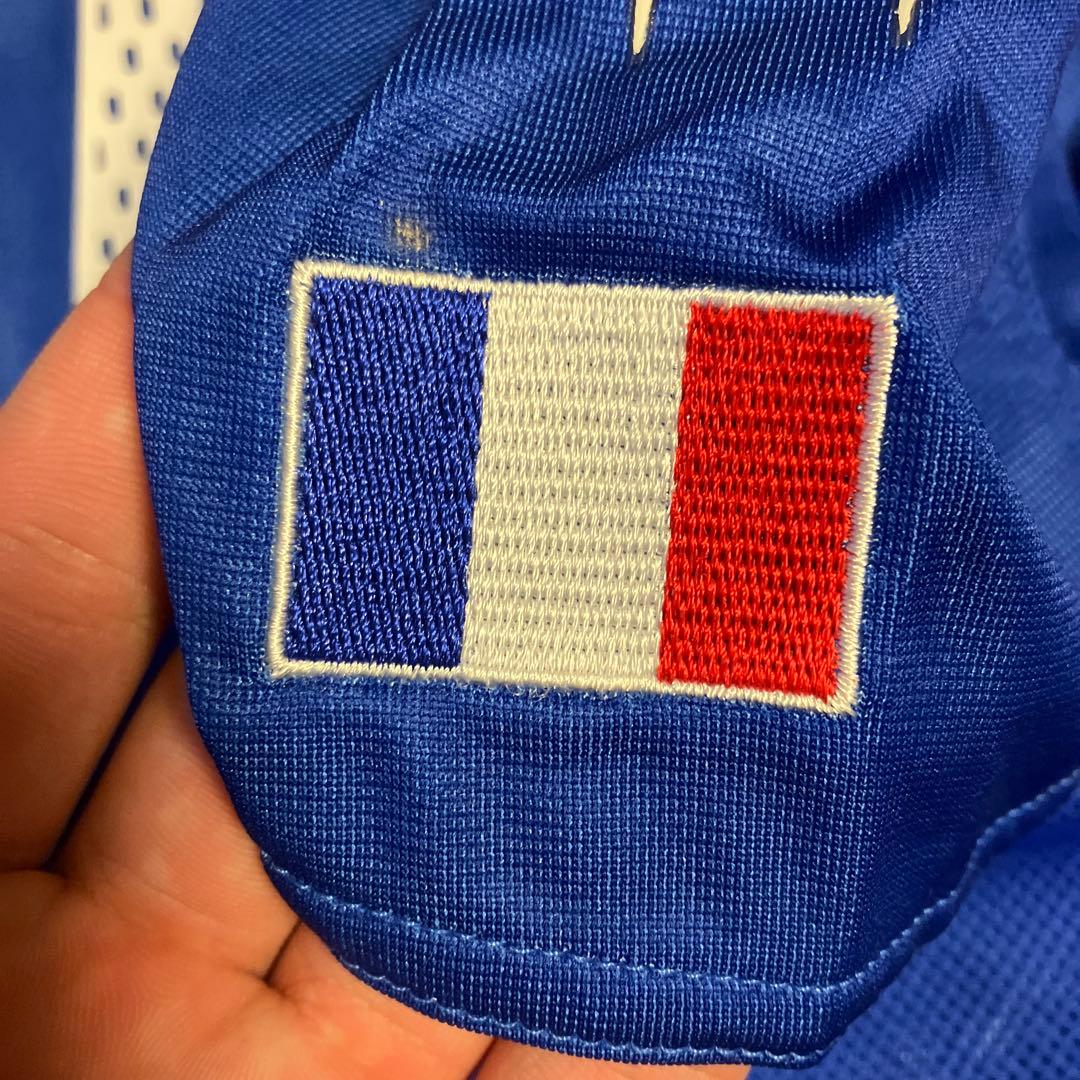 フランス代表ジネディーヌジダン2004年サイン入りユニフォーム証明書付き。激レア