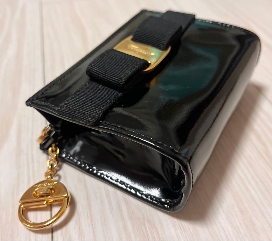 フェラガモ　ヴァラ　ケース　エナメル　黒　キーリング付ポーチ