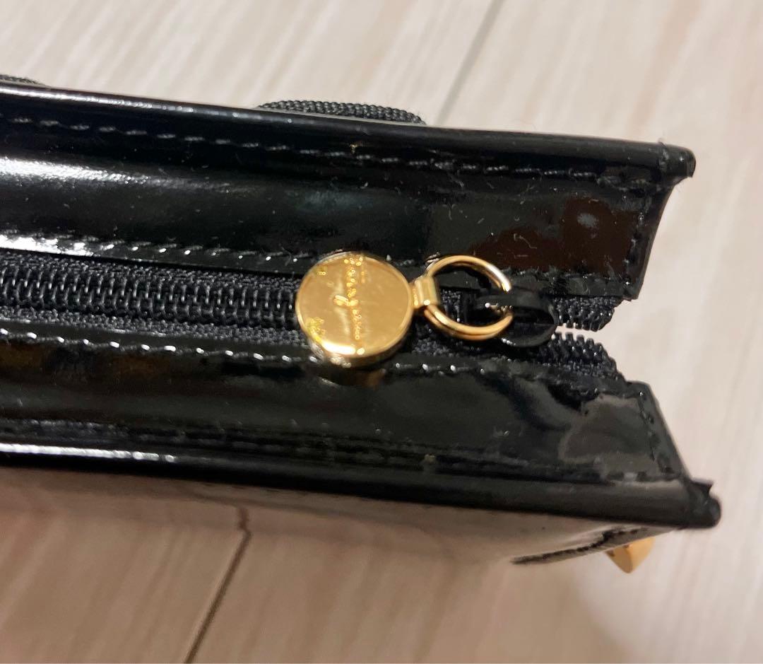 フェラガモ　ヴァラ　ケース　エナメル　黒　キーリング付ポーチ